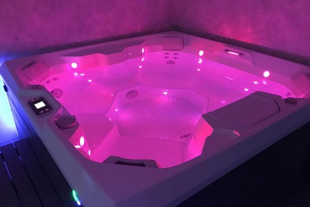 Wellness | SPA mit Hydromassage, Sauna